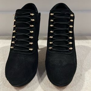 Vince Camuto black heel with gold accents